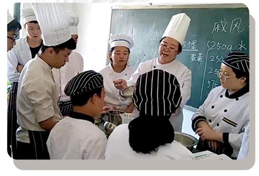 �����и߼������WУ����